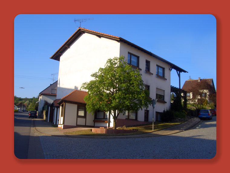 Frontansicht des Hauses